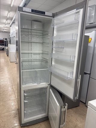 Nevera Electrolux plateada