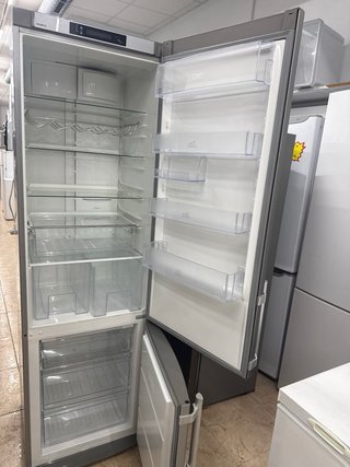 Nevera Electrolux plateada