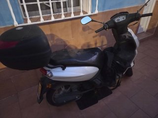 Peugeot Kisbee 49cc Scooter