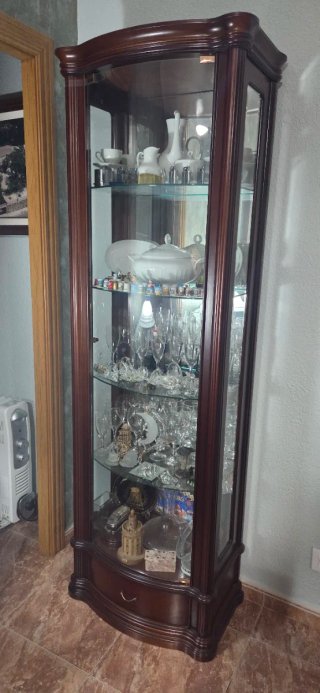 Vitrina de salón madera y cristal