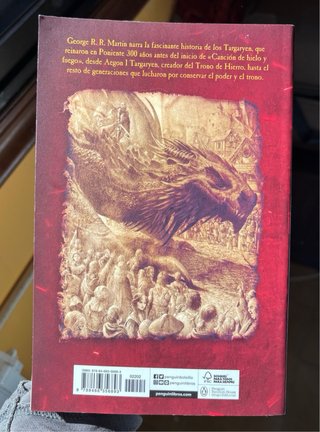 Fuego y sangre : 300 años antes de Juego de Tro...