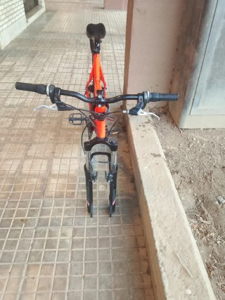 Bicicleta MTB B'Twin Roja