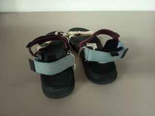 Sandalias de hombre beige y negras