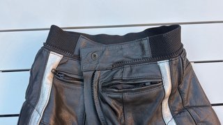 Mono de moto Speed Factory negro y plateado