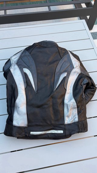 Mono de moto Speed Factory negro y plateado