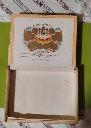 Caja de madera para puros cubanos H. Upmann