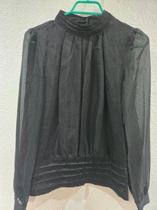 Blusa VILA negra talla S mangas transparentes