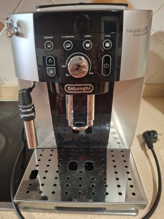Cafetera superautomatica delonghi Magnífica S Smar