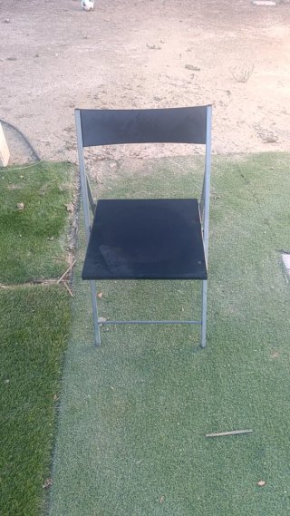 4 Sillas Plegables Metálicas Negras