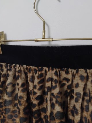 Minifalda animalprint con detalle de encaje