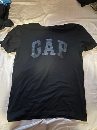 Camiseta GAP Negra
