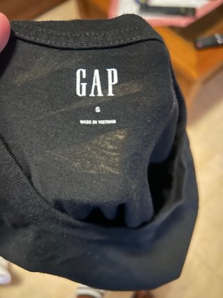Camiseta GAP Negra