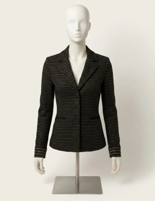 Blusa negra con detalles dorados Talla M