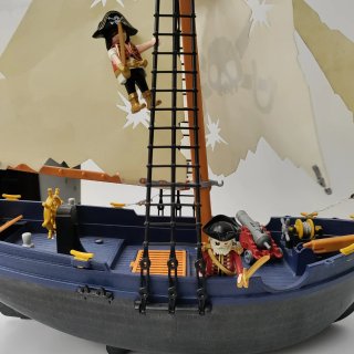 Barco Pirata Playmobil 5810 con Accesorios