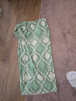 Falda chica Zara verde y blanca