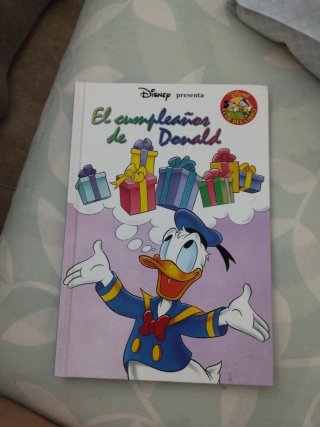 Libro cuento Disney el cumpleaños de donald