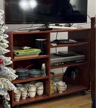 URGE VENTA: Mueble de salón madera con ruedas