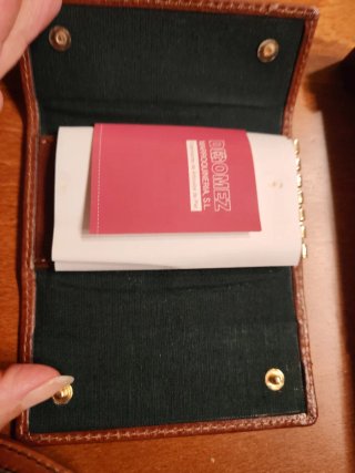 Set Piel De Gomez Cartera, Porta Boli y Llavero