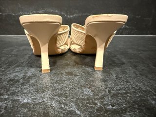 Sandalias ZARA tacón beige malla