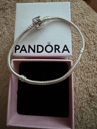 Pulsera Pandora Plata, cierre clásico. Nueva.