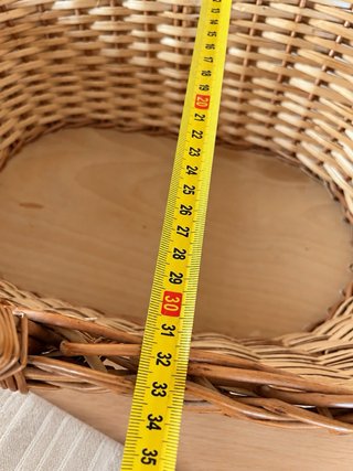 Cesta de mimbre con asa