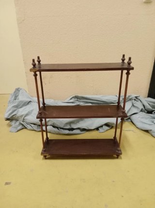 Mueble antiguo de madera