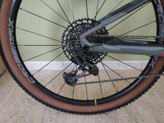 Bicicleta Montaña Carbono Doble Suspensión