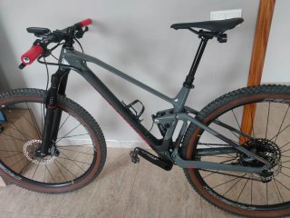 Bicicleta Montaña Carbono Doble Suspensión