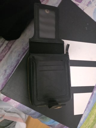 Monedero negro con gatos