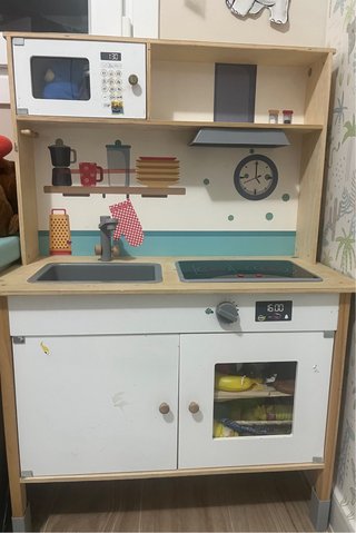Cocinita de juguete de madera