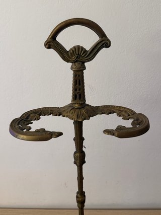 Paragüero antiguo de bronce