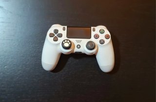 PS4 Pro + 2 Mandos + 3 Juegos