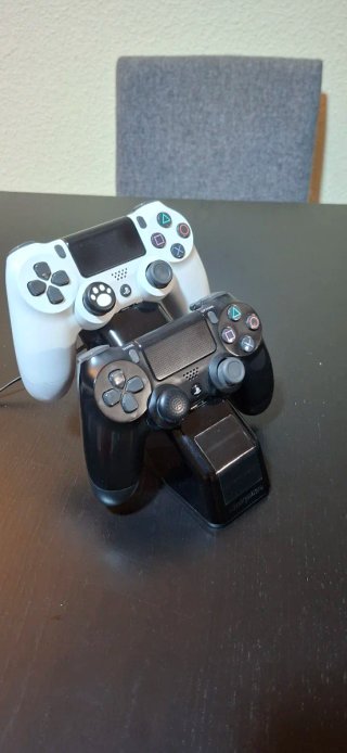 PS4 Pro + 2 Mandos + 3 Juegos