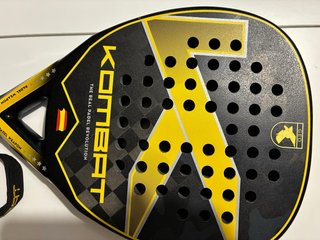 Pala de pádel Kombat G.E.O Edition 18K