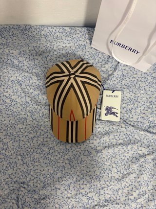 Gorra Burberry Nueva con Etiqueta