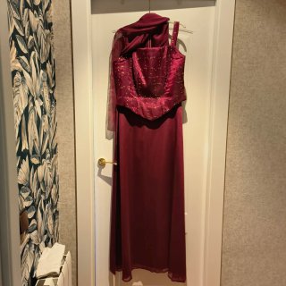 Traje de fiesta o ceremonia burdeos t.46