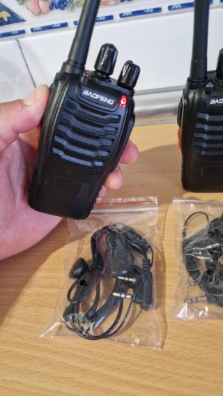 2 Radios Walkie Talkie BAOFENG Nuevos