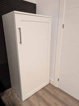 Armario blanco Ikea con puerta