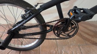 Bicicleta BMX 20" - Negro Mate / Puños Azules