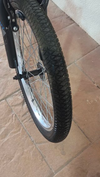 Bicicleta BMX 20" - Negro Mate / Puños Azules