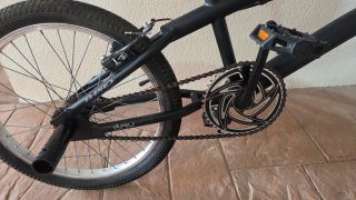 Bicicleta BMX 20" - Negro Mate / Puños Azules