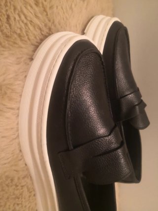 Zapatos negros cómodos para hombre