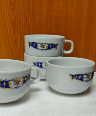 Tazas de porcelana con diseño floral