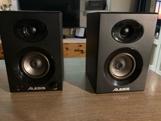Monitores Alesis Elevate 3 Amplificados