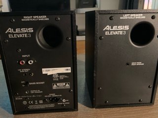 Monitores Alesis Elevate 3 Amplificados