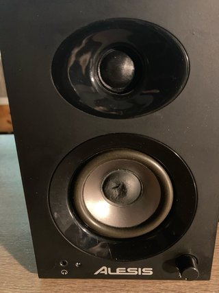 Monitores Alesis Elevate 3 Amplificados