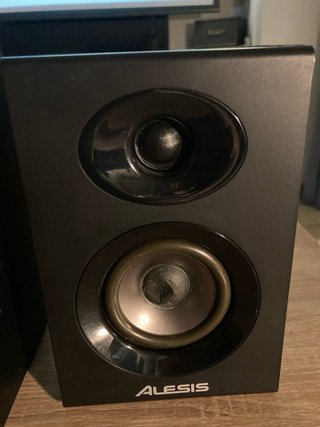 Monitores Alesis Elevate 3 Amplificados