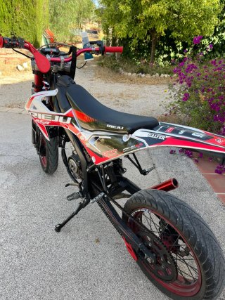 Rieju Mrt Trophy 50cc Supermotard Roja/Blanca