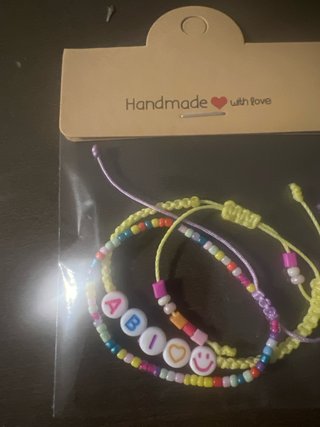 Braccialetti con nome in macramè per bambini