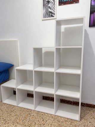 Estantería escalonada blanca